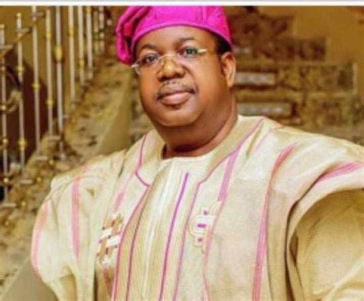 Bisi Onasanya Biography, Age, Height, Wife, Net Worth, Family