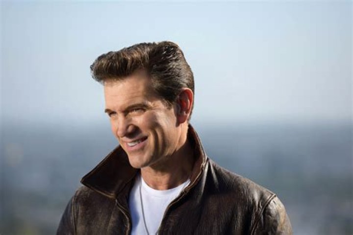 Chris Isaak Biography, Age, Height, Wife, Net Worth, Family
