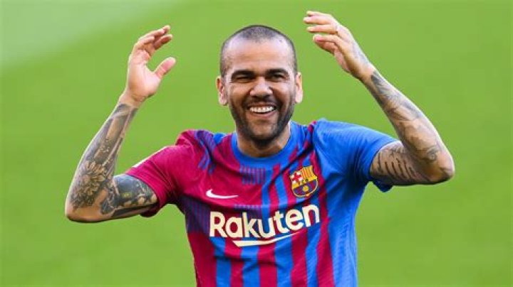 Dani Alves Biography, Age, Height, Wife, Net Worth, Family