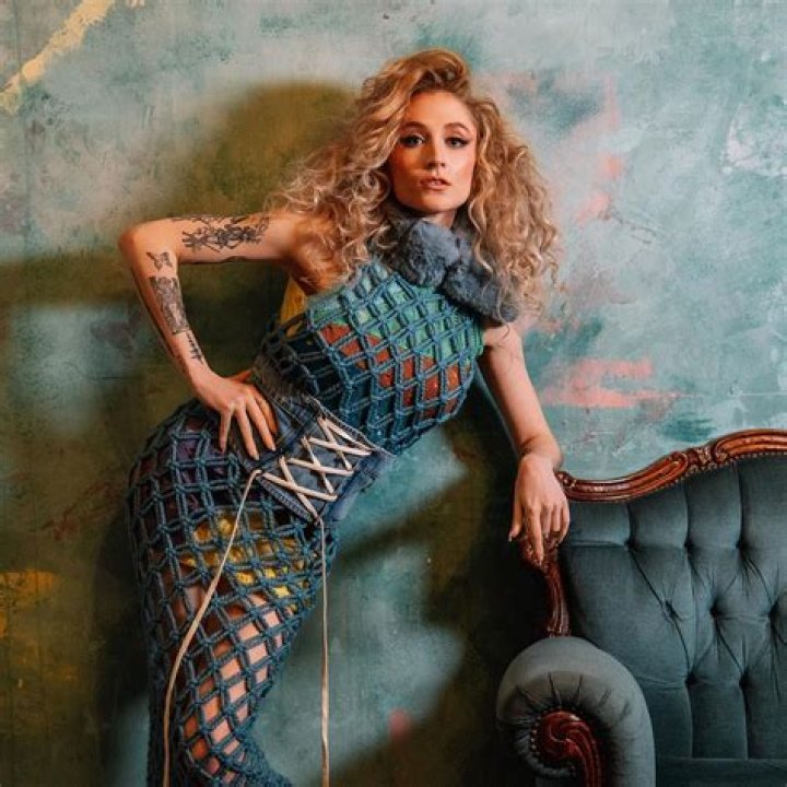 Janet Devlin Biography, Age, Height, Husband, Net Worth, Family