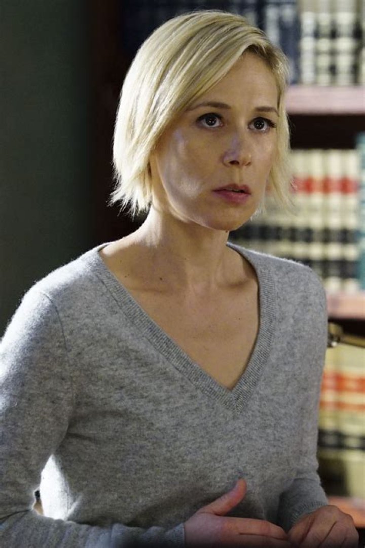 Liza Weil Biography, Age, Height, Husband, Net Worth, Family