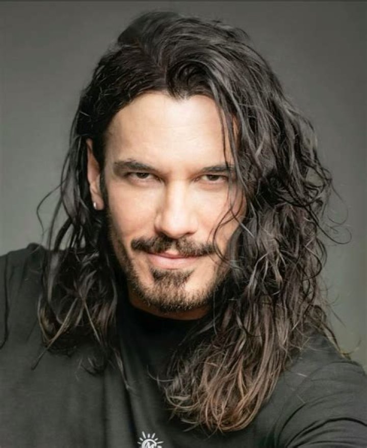 Mario Cimarro Biography, Age, Height, Wife, Net Worth, Family