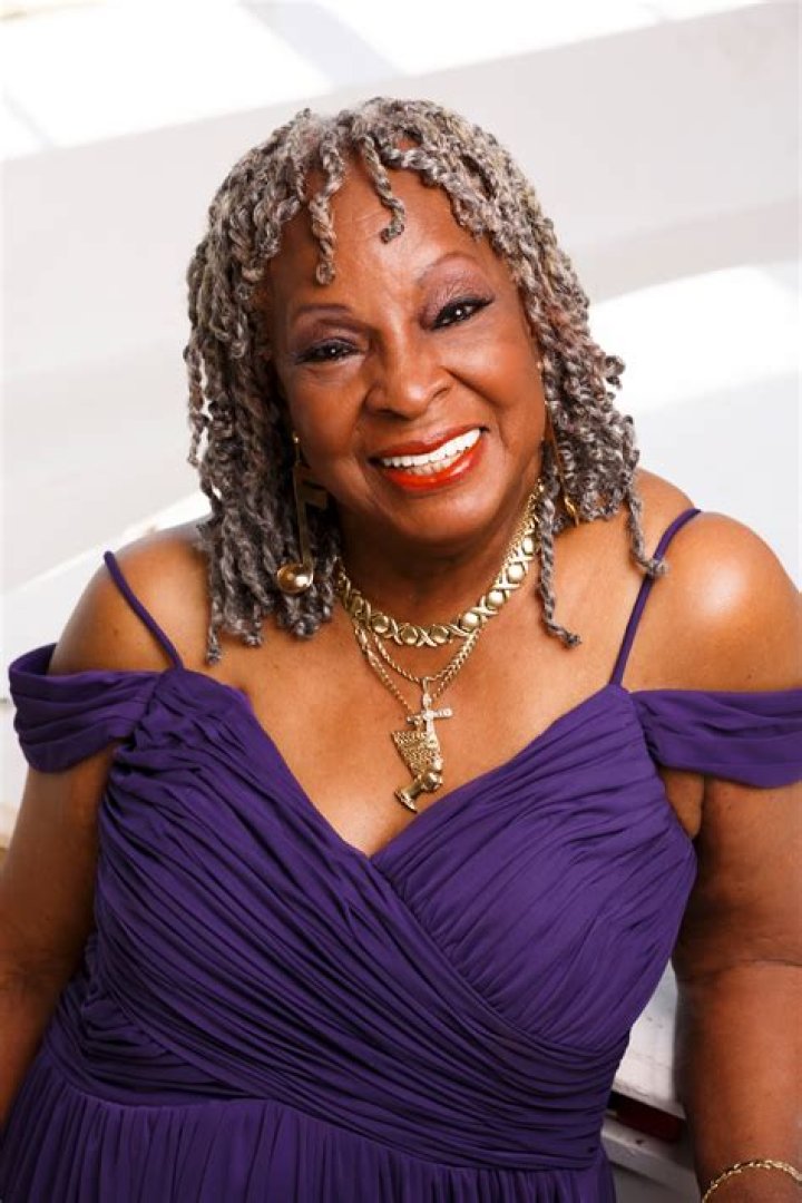 Martha Reeves biografía, edad, altura, esposa, net worth, familia