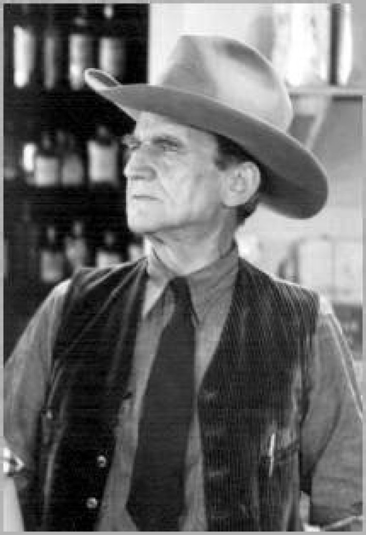 Murdock MacQuarrie Biography, Age, Height, Wife, Net Worth, Family