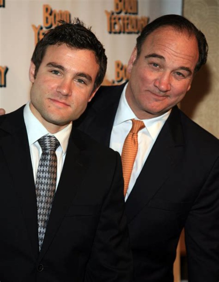 Robert Belushi Biography, Age, Height, Wife, Net Worth, Family