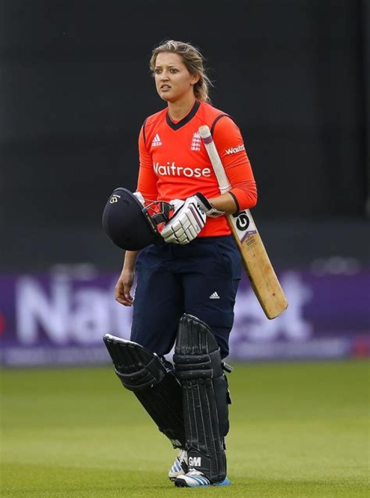 Sarah Taylor Biography, Age, Height, Husband, Net Worth, Family